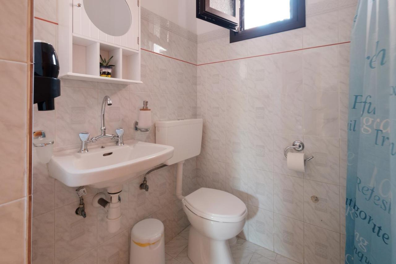 Mouzakitis Apartments 3 Arílasz Kültér fotó