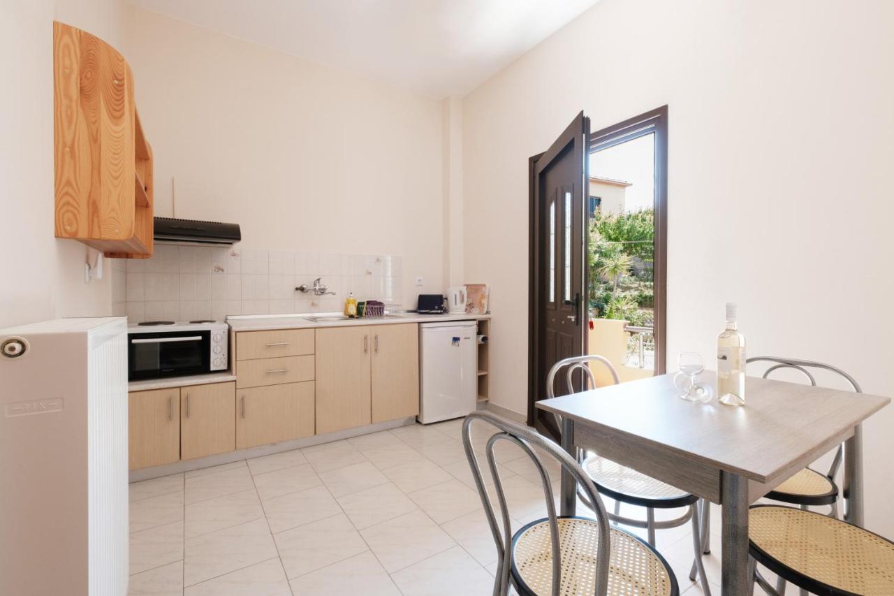 Mouzakitis Apartments 3 Arílasz Kültér fotó