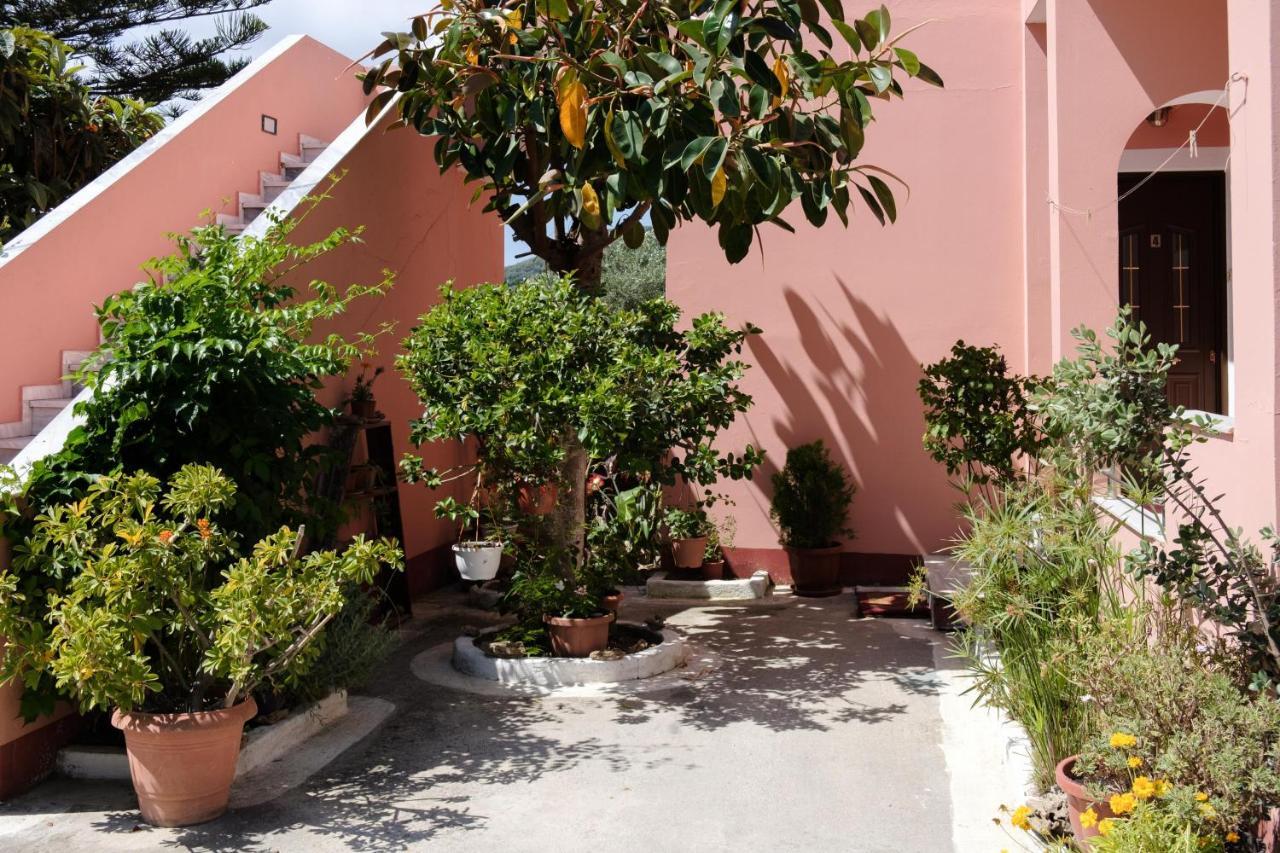 Mouzakitis Apartments 3 Arílasz Kültér fotó